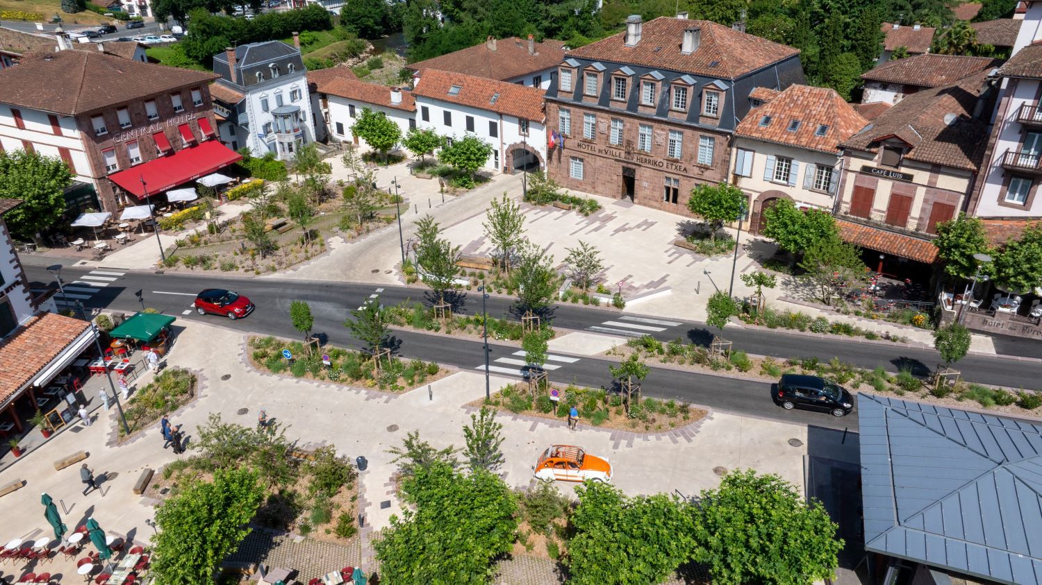 Aménagement de la place de l'hôtel de ville - Saint Jean Pied de Port